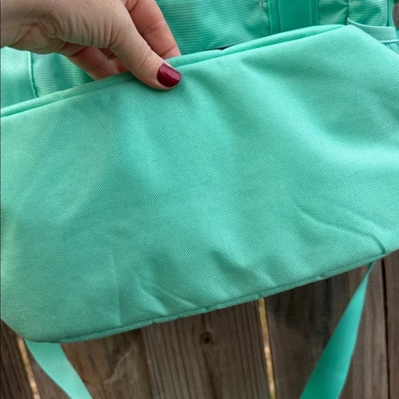 Herschel Supply Company Barnes Tote - Picture 3 of 9